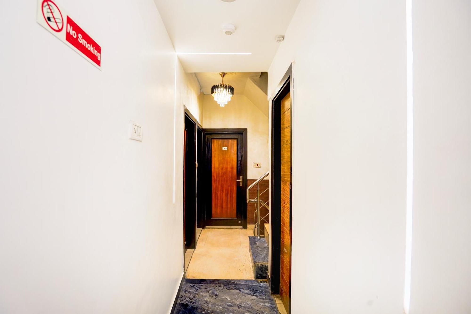 Hotel Jai Balaji, Paharganj, New Delhi Railway Station ภายนอก รูปภาพ