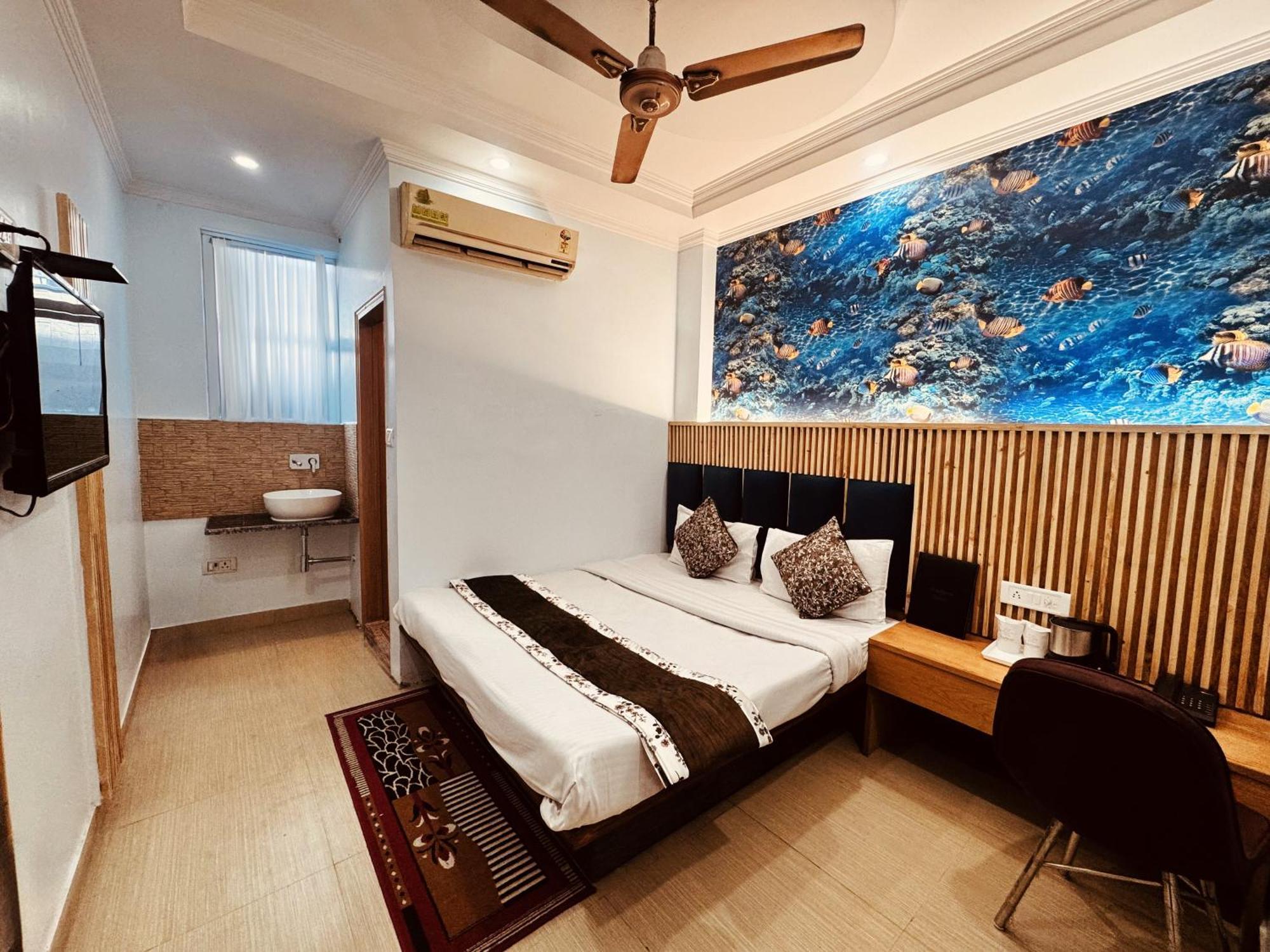 Hotel Jai Balaji, Paharganj, New Delhi Railway Station ภายนอก รูปภาพ