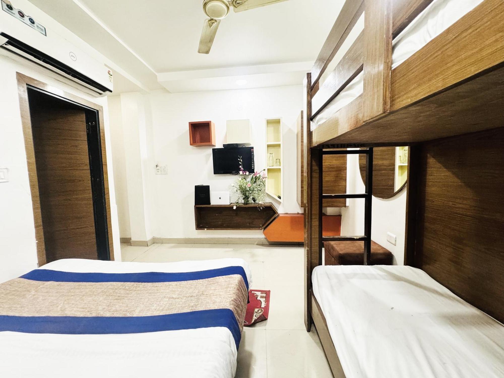 Hotel Jai Balaji, Paharganj, New Delhi Railway Station ภายนอก รูปภาพ