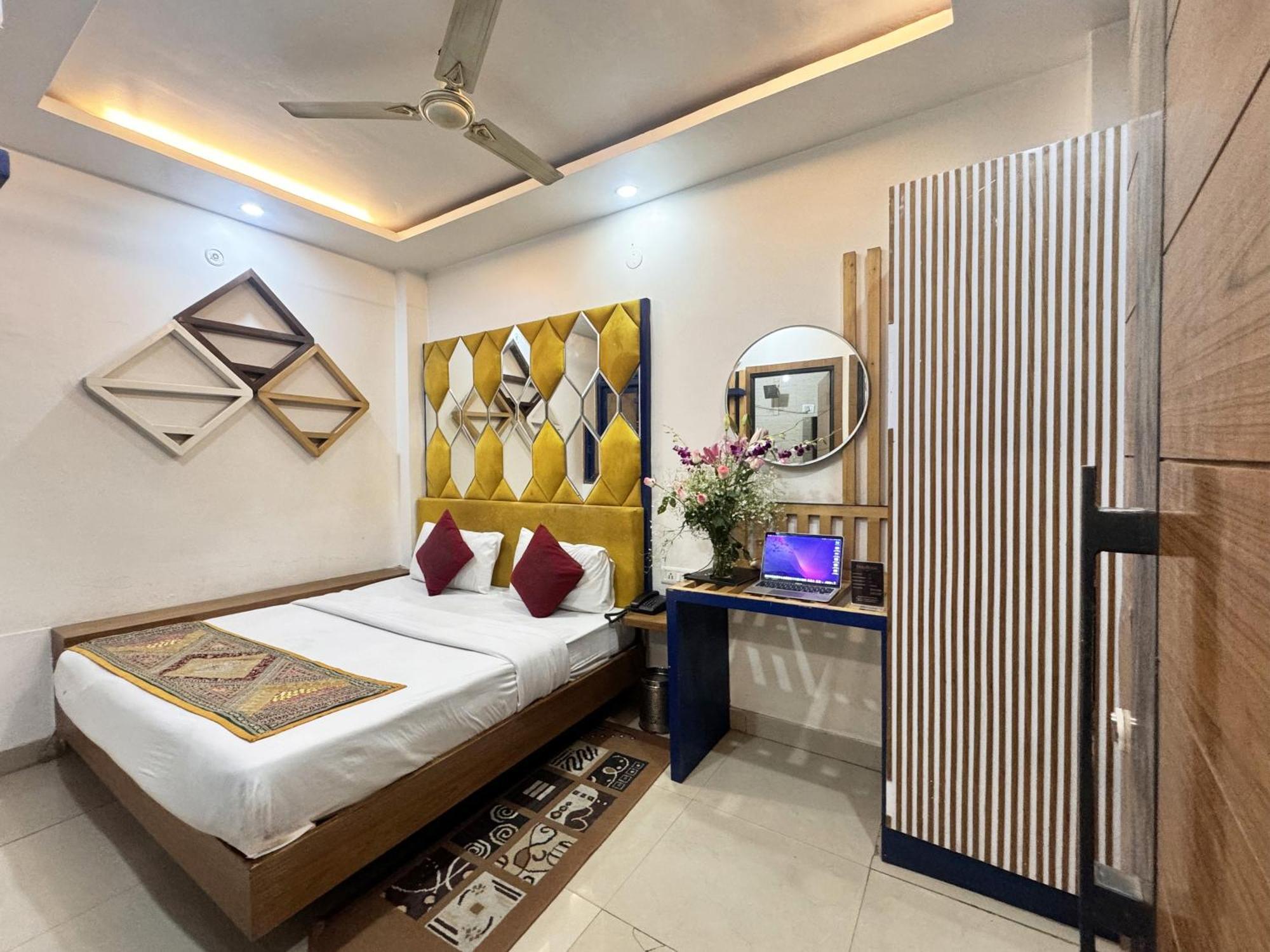 Hotel Jai Balaji, Paharganj, New Delhi Railway Station ภายนอก รูปภาพ