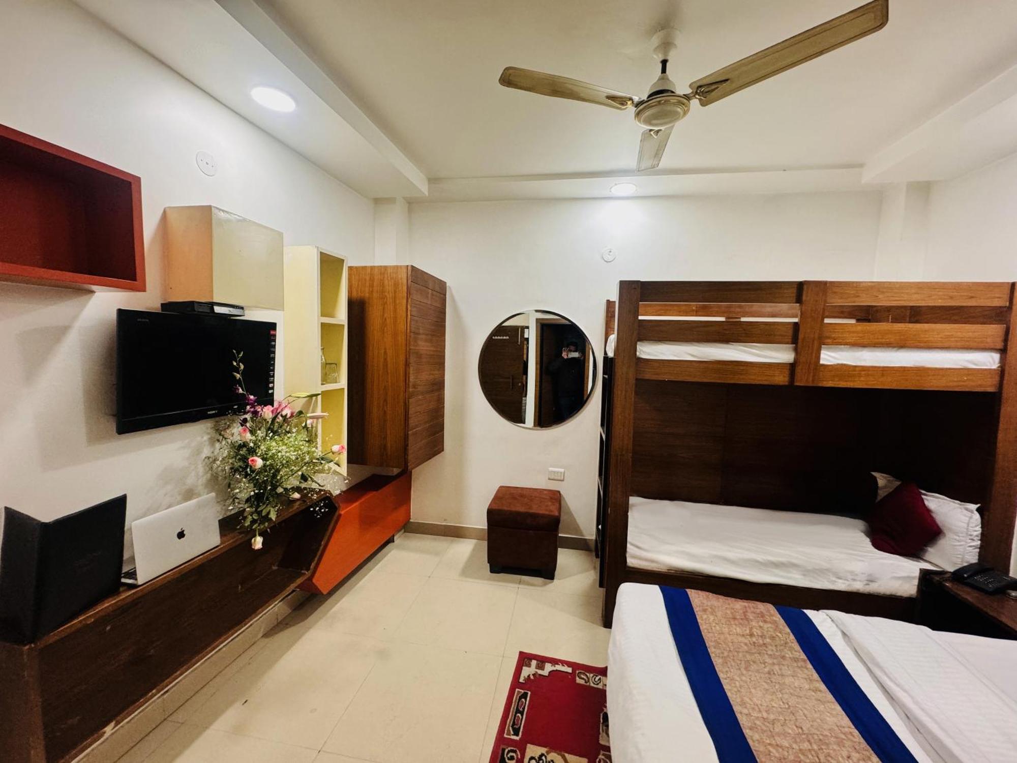 Hotel Jai Balaji, Paharganj, New Delhi Railway Station ภายนอก รูปภาพ
