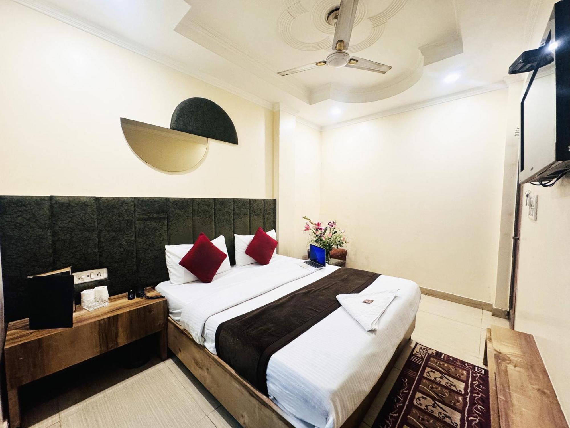 Hotel Jai Balaji, Paharganj, New Delhi Railway Station ภายนอก รูปภาพ
