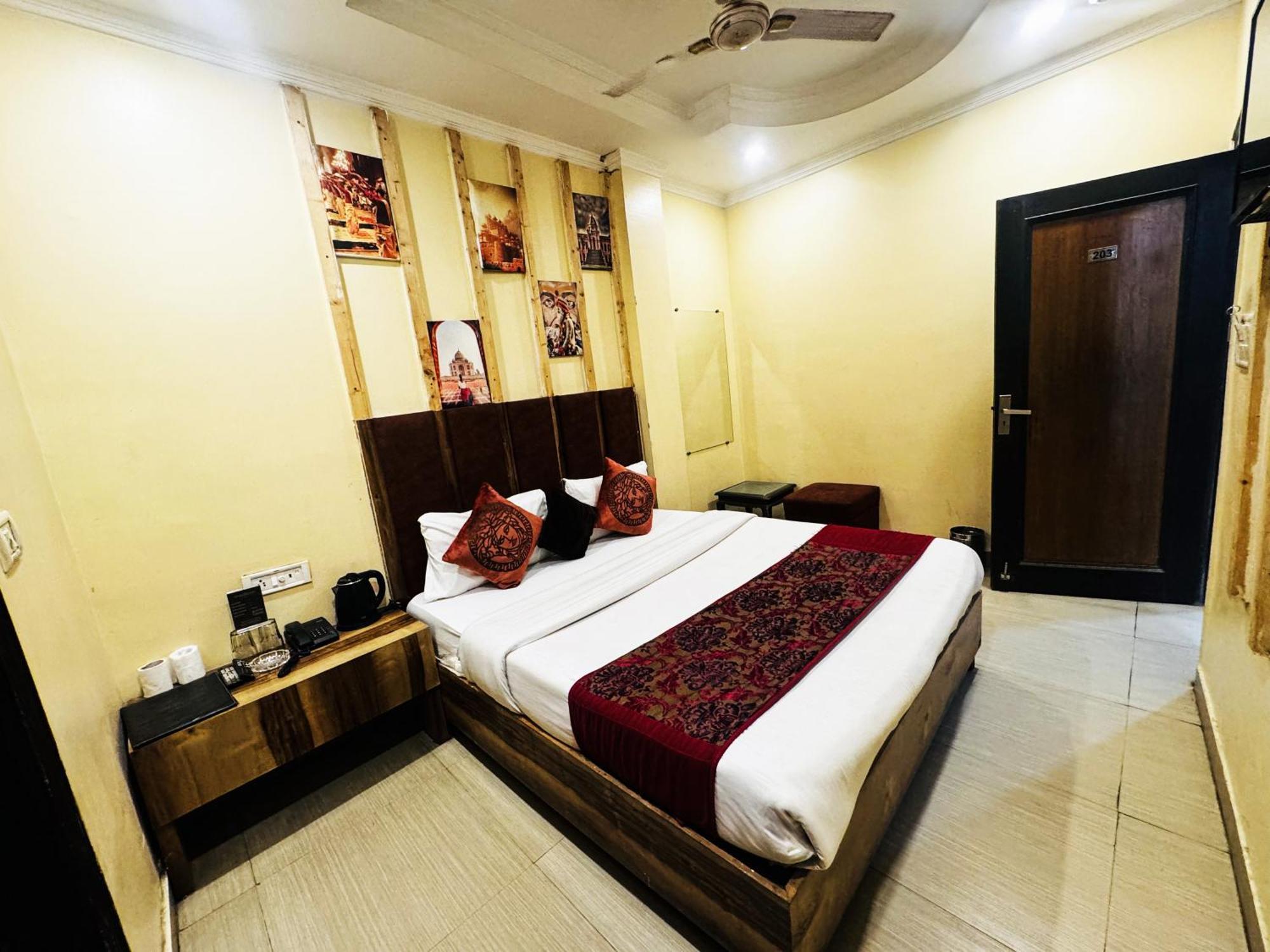 Hotel Jai Balaji, Paharganj, New Delhi Railway Station ภายนอก รูปภาพ